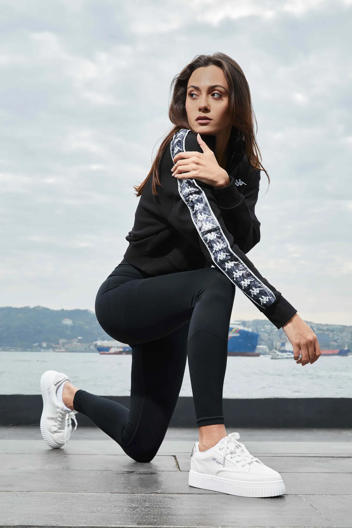 Siyah Authentic 222 Banda Pepitagt Kadın Siyah Oversize Fit Sweatshirt