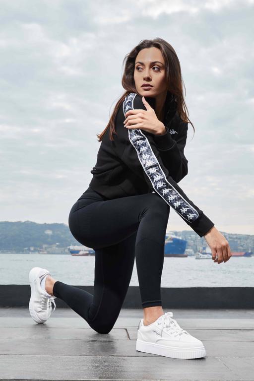 Siyah Authentic 222 Banda Pepitagt Kadın Siyah Oversize Fit Sweatshirt - KAPPA® Türkiye