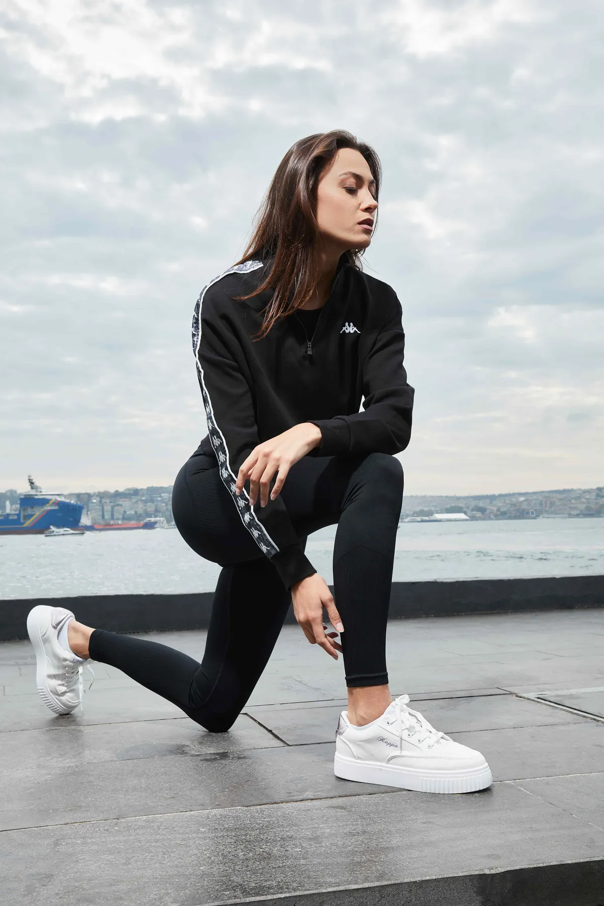 Siyah Authentic 222 Banda Pepitagt Kadın Siyah Oversize Fit Sweatshirt