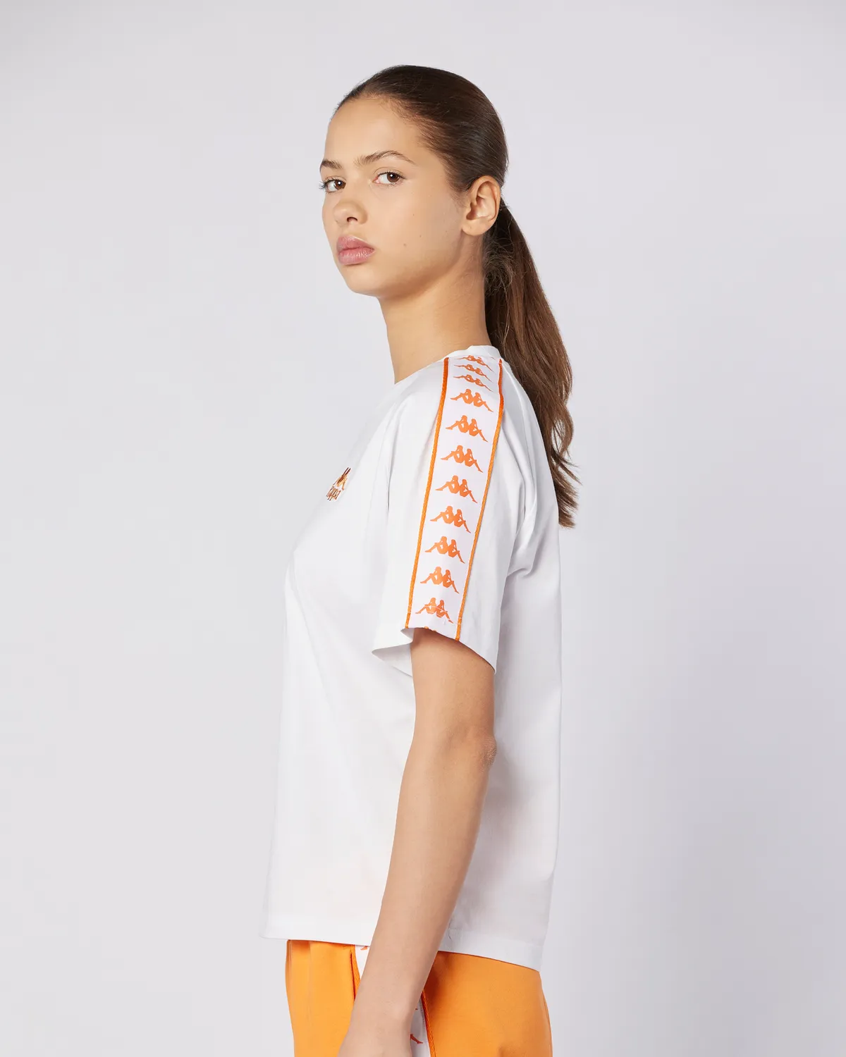 Beyaz 222 Banda Adi Tur Kadın Beyaz-Turuncu Regular Fit Tişört